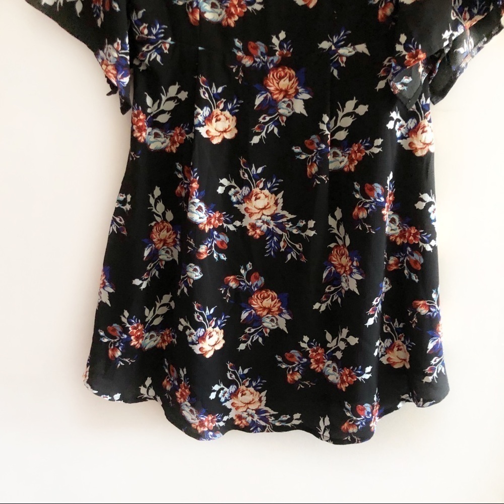 Romeo & Juliet Couture black floral mini dress - Picture 8 of 9